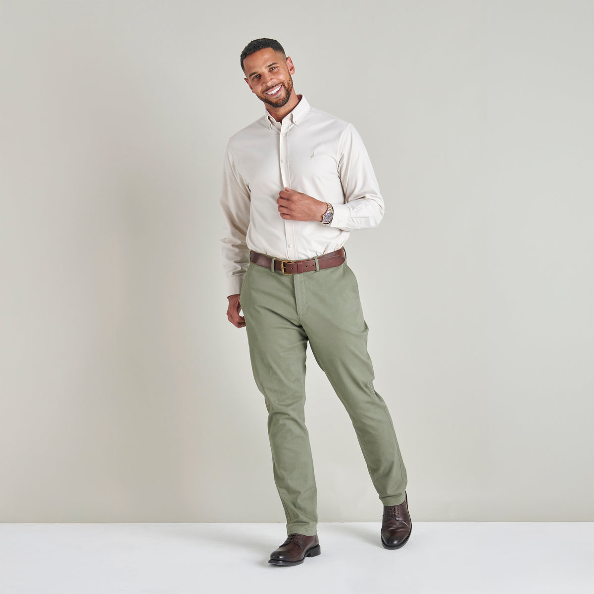 Slim Chino - Sage - Lifestyle Front
