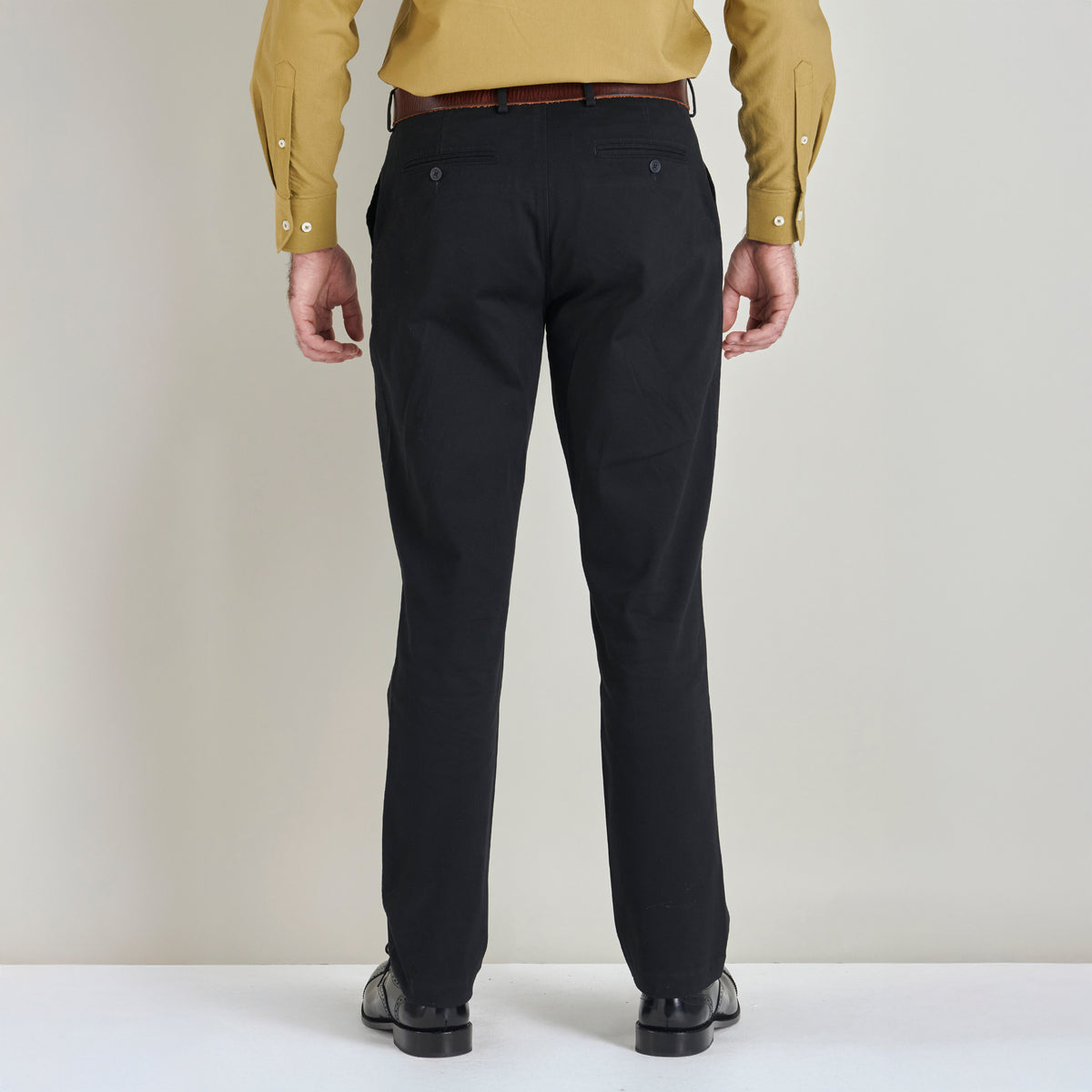 Slim Chino - Black - Lifestyle Front